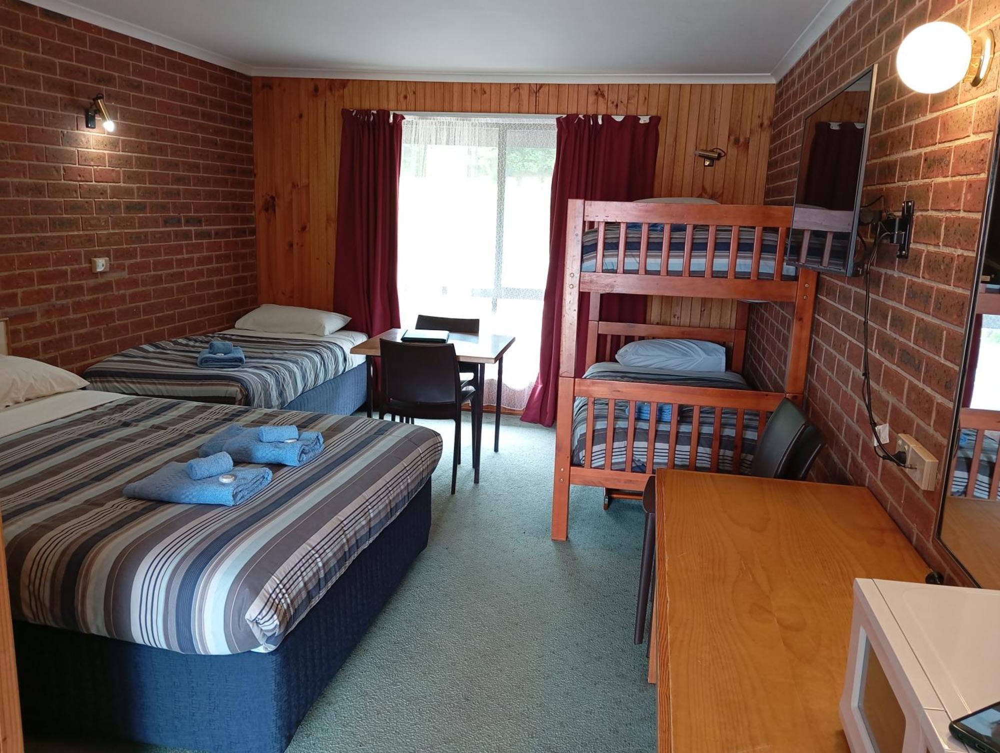 Orbost Country Road Motor Inn Buitenkant foto