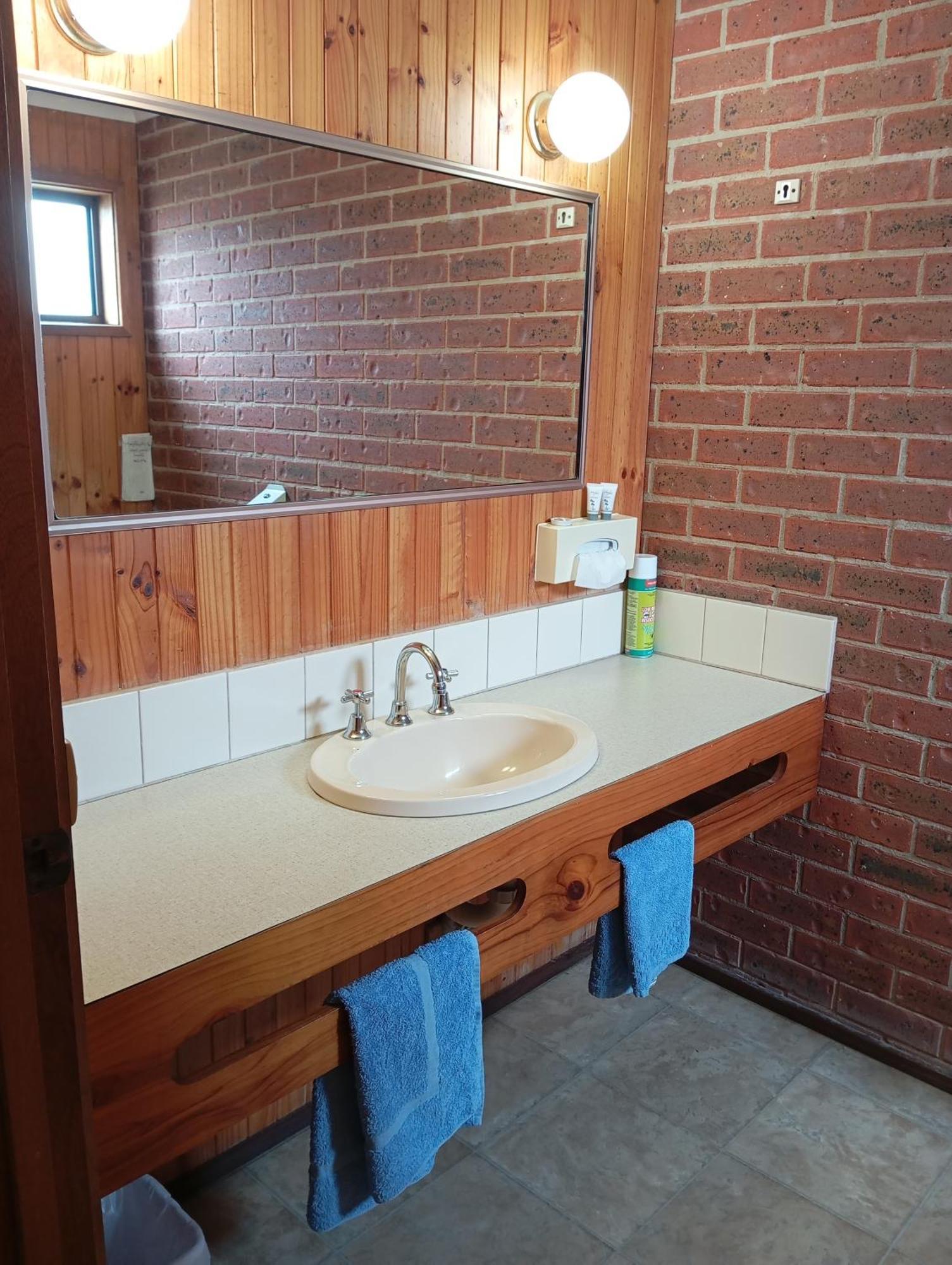 Orbost Country Road Motor Inn Buitenkant foto